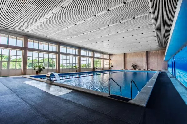 Бассейн в санатории Бештау города Железноводск - фотография