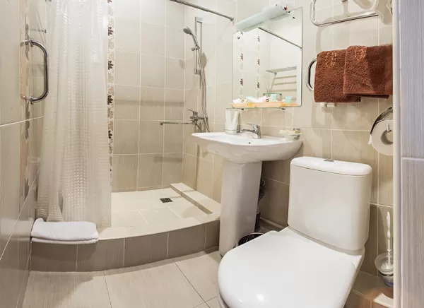 Ванная комната номера 2-местный стандарт+ с раздельным размещением (большая комната) в санатории Бештау города Железноводск - фотография